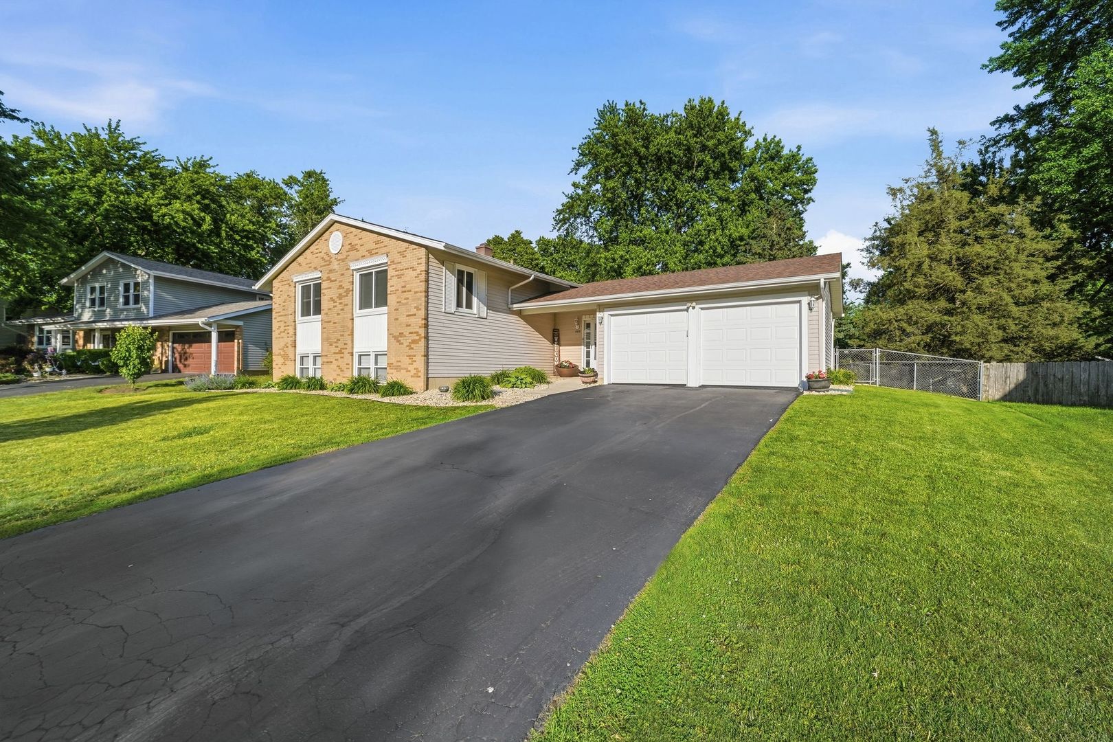 Properties 1 602 N ASHBURY Avenue