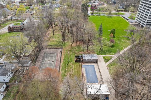 Tiny photo for 1337 21st Avenue #4D, Rock Island, IL 61201 (MLS # 12617113)