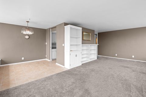 Tiny photo for 1337 21st Avenue #4D, Rock Island, IL 61201 (MLS # 12617113)