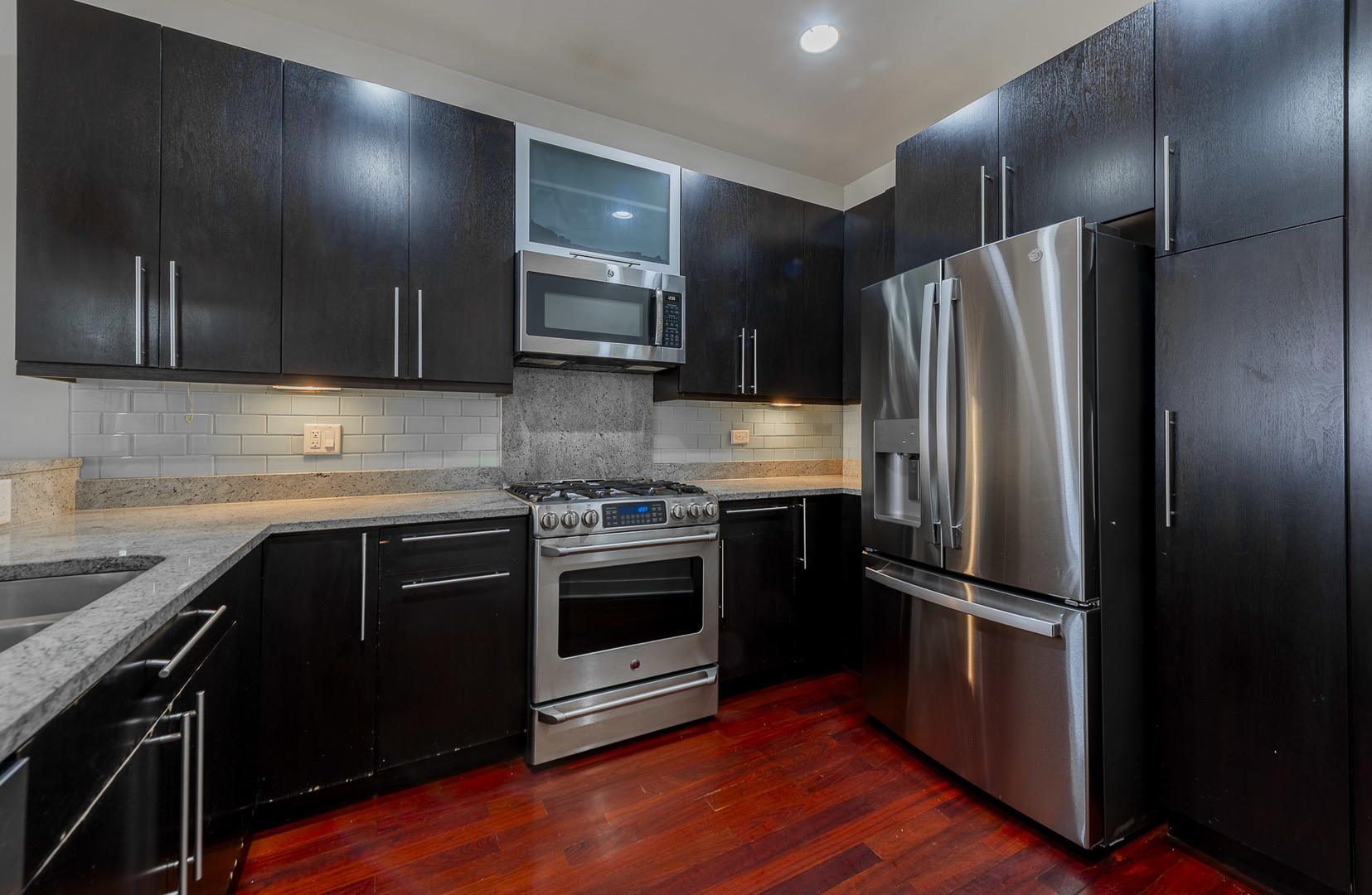 1162 W Hubbard Street 203