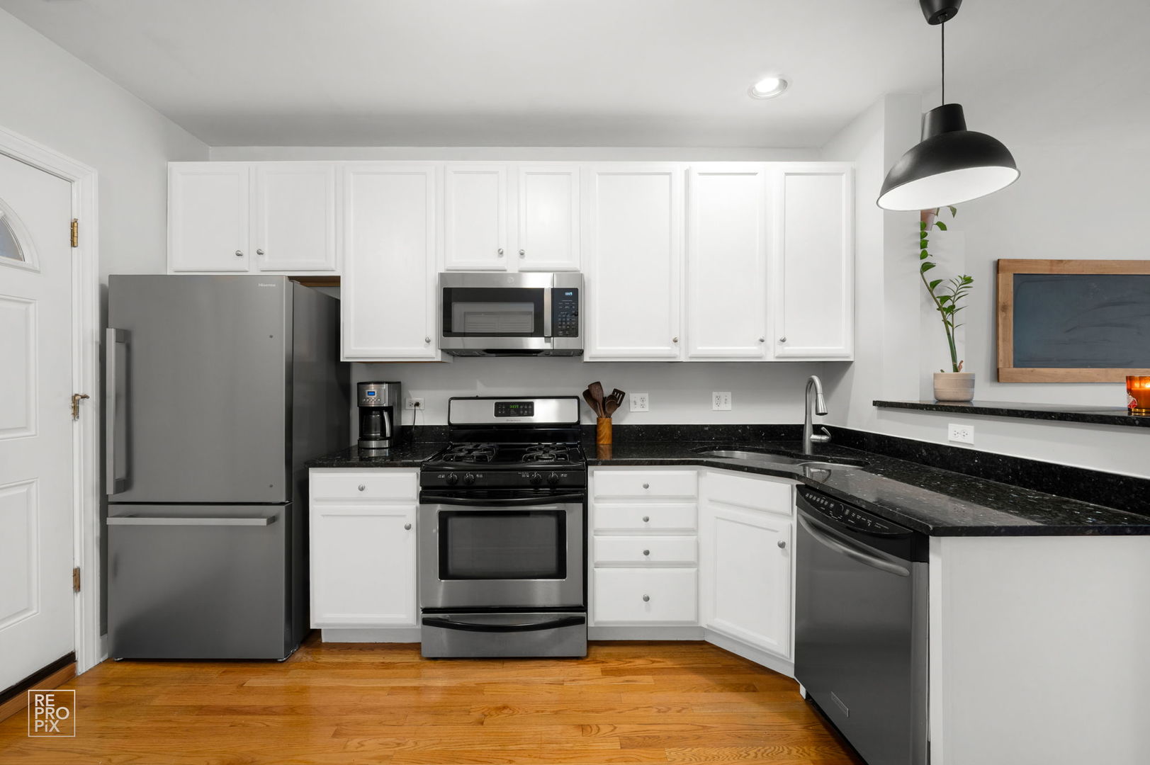 5255 N Rockwell Street 1