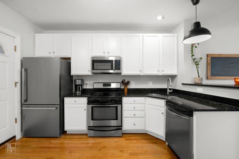 Tiny photo for 5255 N Rockwell Street #1, Chicago, IL 60625 (MLS # 12605904)