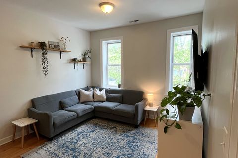 Tiny photo for 5255 N Rockwell Street #1, Chicago, IL 60625 (MLS # 12605904)