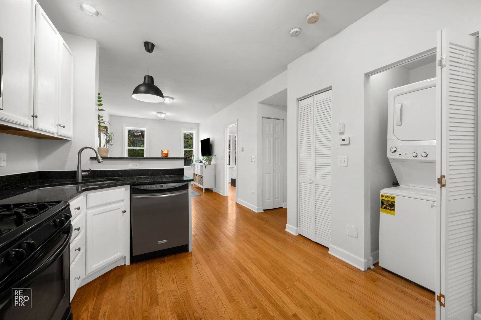 5255 N Rockwell Street 1