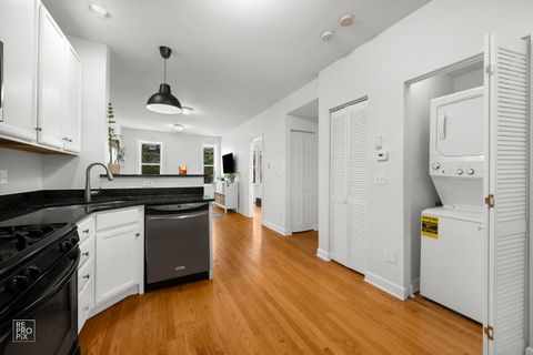 Tiny photo for 5255 N Rockwell Street #1, Chicago, IL 60625 (MLS # 12605904)