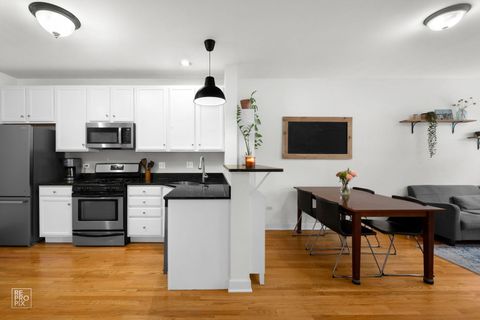 Tiny photo for 5255 N Rockwell Street #1, Chicago, IL 60625 (MLS # 12605904)