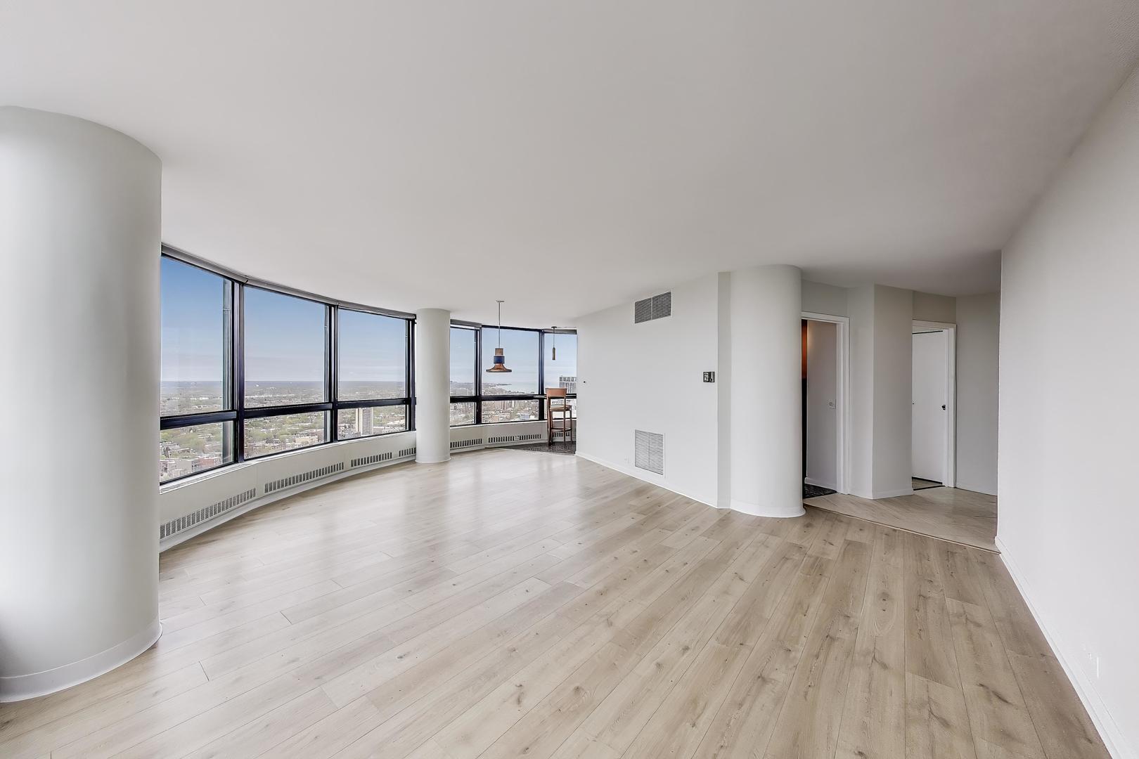 5415 N Sheridan Road 4511