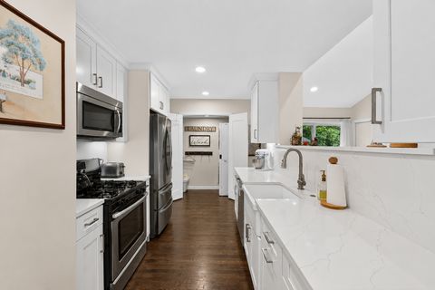 Tiny photo for 703 Park Drive, Flossmoor, IL 60422 (MLS # 12653063)