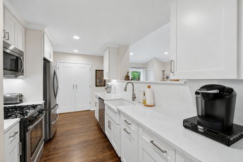 Tiny photo for 703 Park Drive, Flossmoor, IL 60422 (MLS # 12653063)
