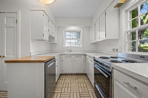 Tiny photo for 633 Forest Road, Glenview, IL 60025 (MLS # 12724172)