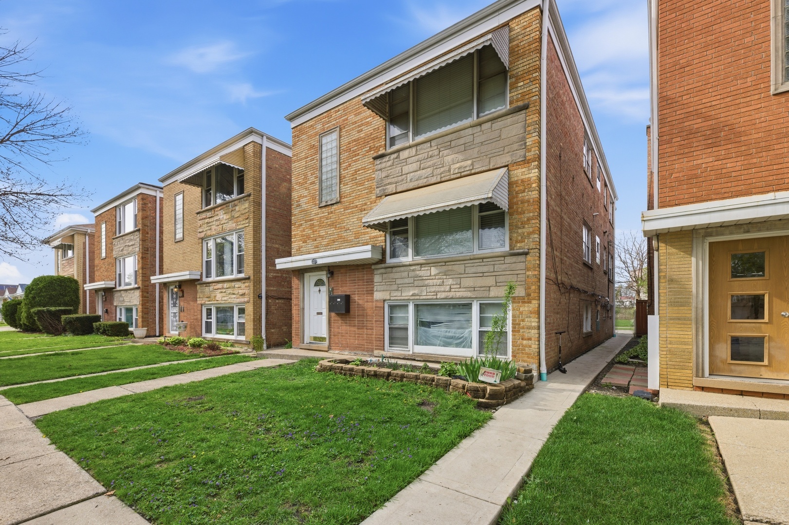 6030 W Lawrence Avenue