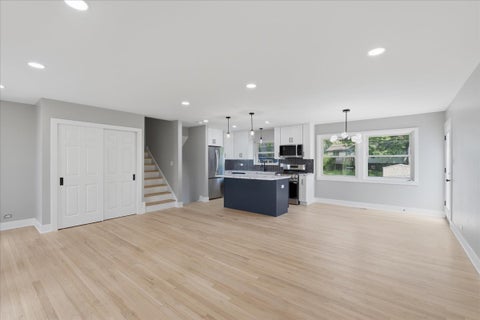 Tiny photo for 10 Linden Avenue, Buffalo Grove, IL 60089 (MLS # 12773465)