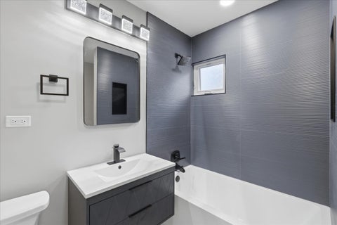 Tiny photo for 10 Linden Avenue, Buffalo Grove, IL 60089 (MLS # 12773465)