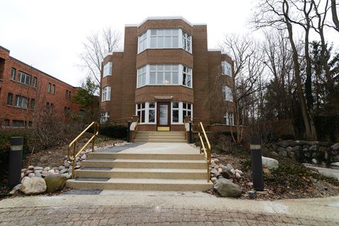 85 E Laurel Avenue 2D Lake Forest IL 60045