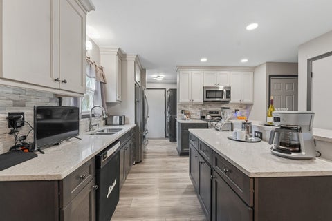 Tiny photo for 641 Clearmont Drive, Elk Grove Village, IL 60007 (MLS # 12749483)