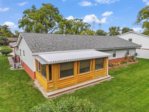 Tiny photo for 641 Clearmont Drive, Elk Grove Village, IL 60007 (MLS # 12749483)