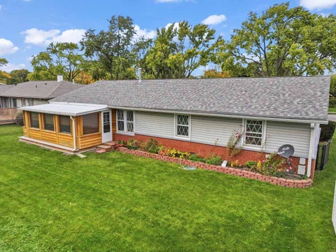 Tiny photo for 641 Clearmont Drive, Elk Grove Village, IL 60007 (MLS # 12749483)