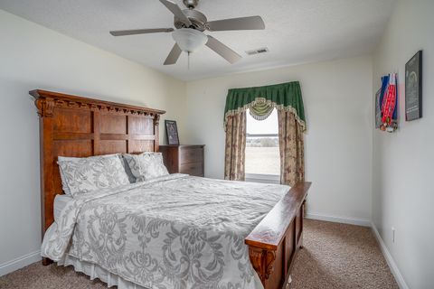 Tiny photo for 6524 International Drive, Bettendorf, IA 52722 (MLS # 12626783)
