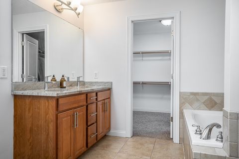 Tiny photo for 6524 International Drive, Bettendorf, IA 52722 (MLS # 12626783)