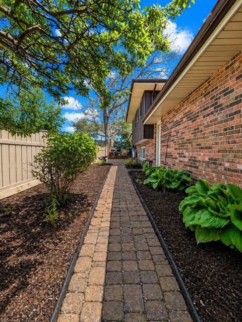 Tiny photo for 5540 129th Street, Crestwood, IL 60418 (MLS # 12632790)