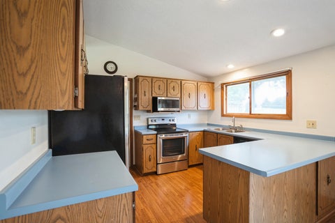 Tiny photo for 327 38th Avenue N, Clinton, IA 52732 (MLS # 12737373)