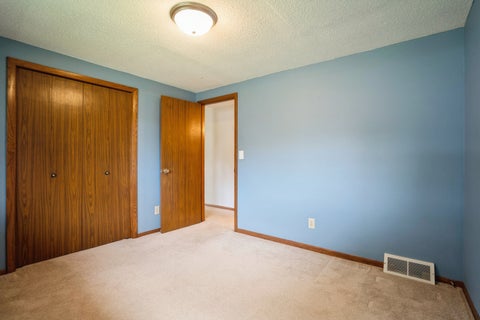 Tiny photo for 327 38th Avenue N, Clinton, IA 52732 (MLS # 12737373)