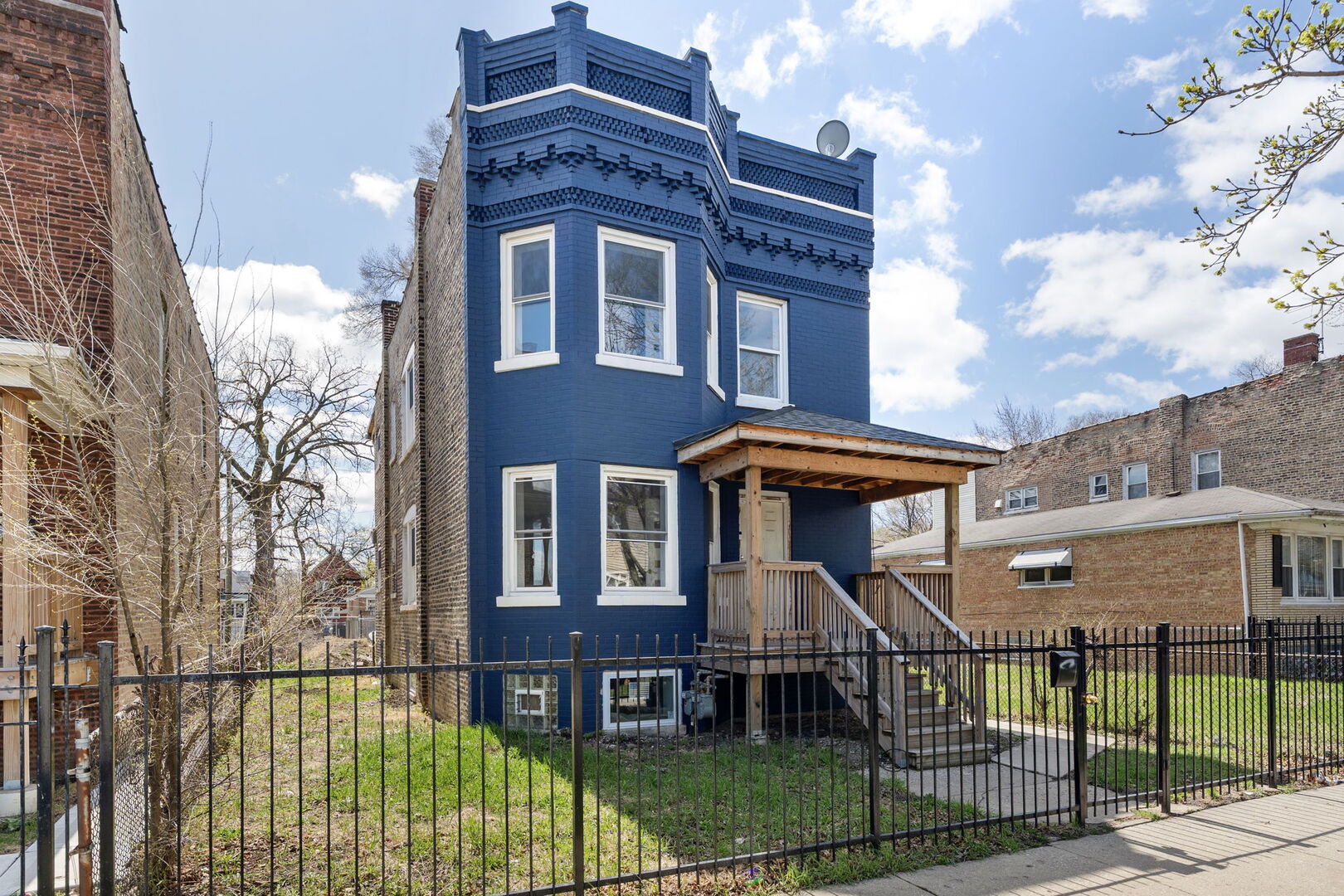 4819 W Superior Street