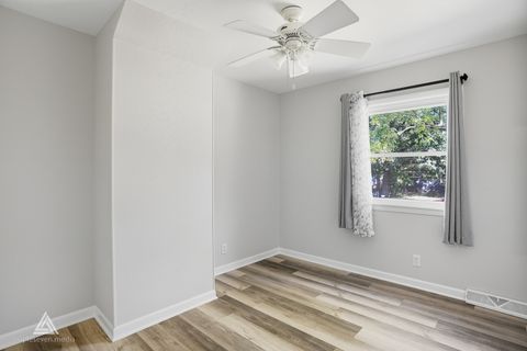 Tiny photo for 910 Dawn Court, DeKalb, IL 60115 (MLS # 12553515)