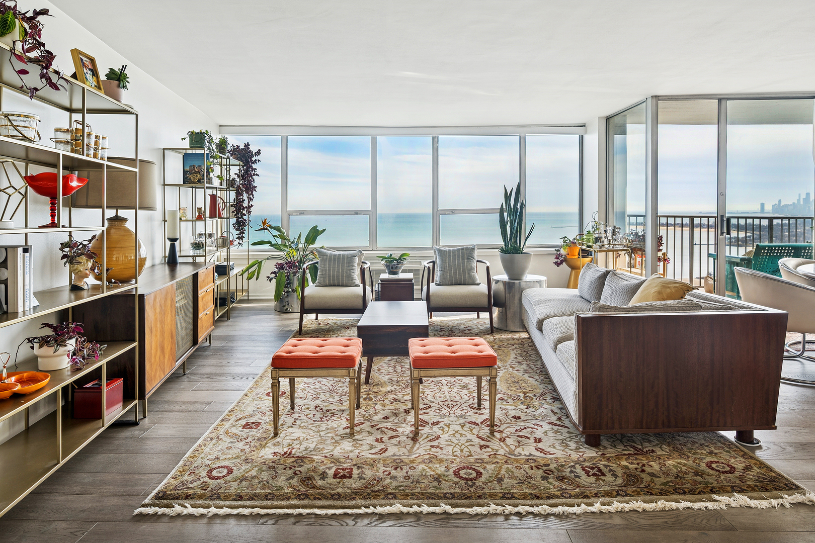 940 W Glenlake Avenue 42B