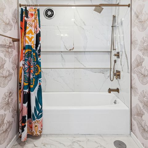 Tiny photo for 940 W Glenlake Avenue #42B, Chicago, IL 60660 (MLS # 12558077)