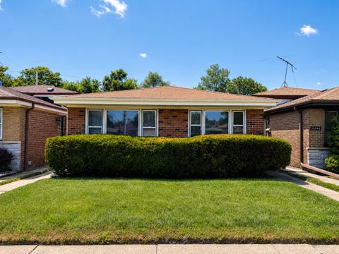 Photo of 11250 S Green Bay Avenue, Chicago, IL 60617 (MLS # 12709517)
