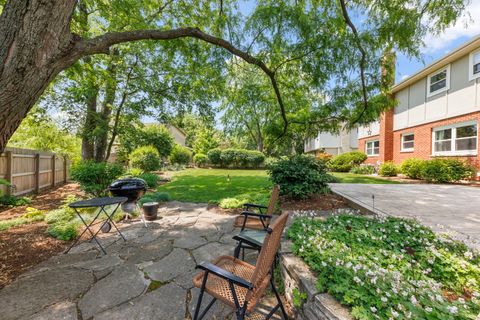 Tiny photo for 595 Raintree Drive, Glen Ellyn, IL 60137 (MLS # 12511950)