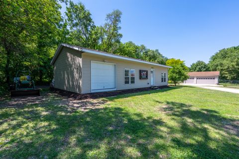 Tiny photo for 463 40TH Street, East Moline, IL 61244 (MLS # 12681222)
