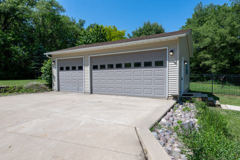 Tiny photo for 463 40TH Street, East Moline, IL 61244 (MLS # 12681222)
