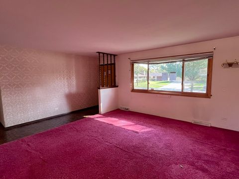 Tiny photo for 420 W Millers Road, Des Plaines, IL 60016 (MLS # 12502860)