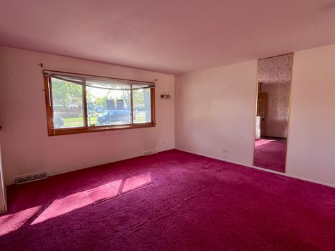 Tiny photo for 420 W Millers Road, Des Plaines, IL 60016 (MLS # 12502860)