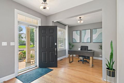 Tiny photo for 423 Horizon Drive W, St. Charles, IL 60175 (MLS # 12436703)