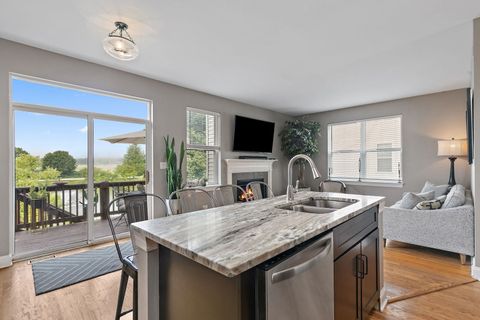 Tiny photo for 423 Horizon Drive W, St. Charles, IL 60175 (MLS # 12436703)