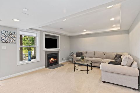 Tiny photo for 423 Horizon Drive W, St. Charles, IL 60175 (MLS # 12436703)