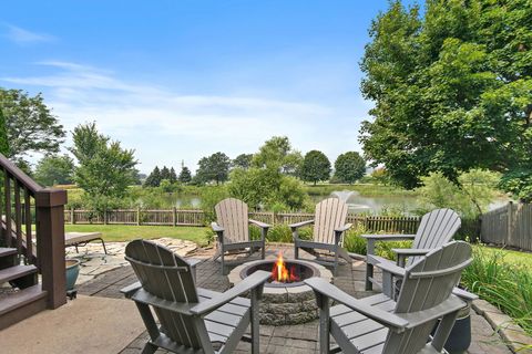 Tiny photo for 423 Horizon Drive W, St. Charles, IL 60175 (MLS # 12436703)