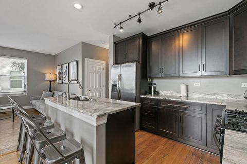 Tiny photo for 423 Horizon Drive W, St. Charles, IL 60175 (MLS # 12436703)