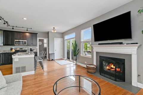 Tiny photo for 423 Horizon Drive W, St. Charles, IL 60175 (MLS # 12436703)