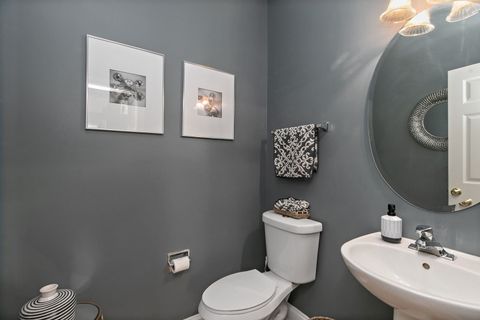 Tiny photo for 423 Horizon Drive W, St. Charles, IL 60175 (MLS # 12436703)