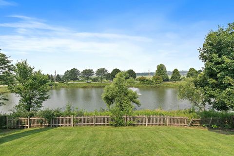 Tiny photo for 423 Horizon Drive W, St. Charles, IL 60175 (MLS # 12436703)