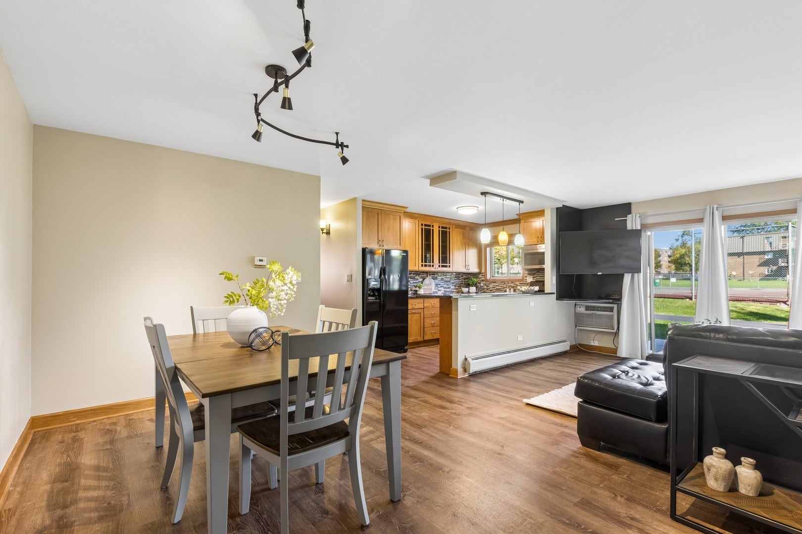 572 FAIRWAY VIEW Drive 1B