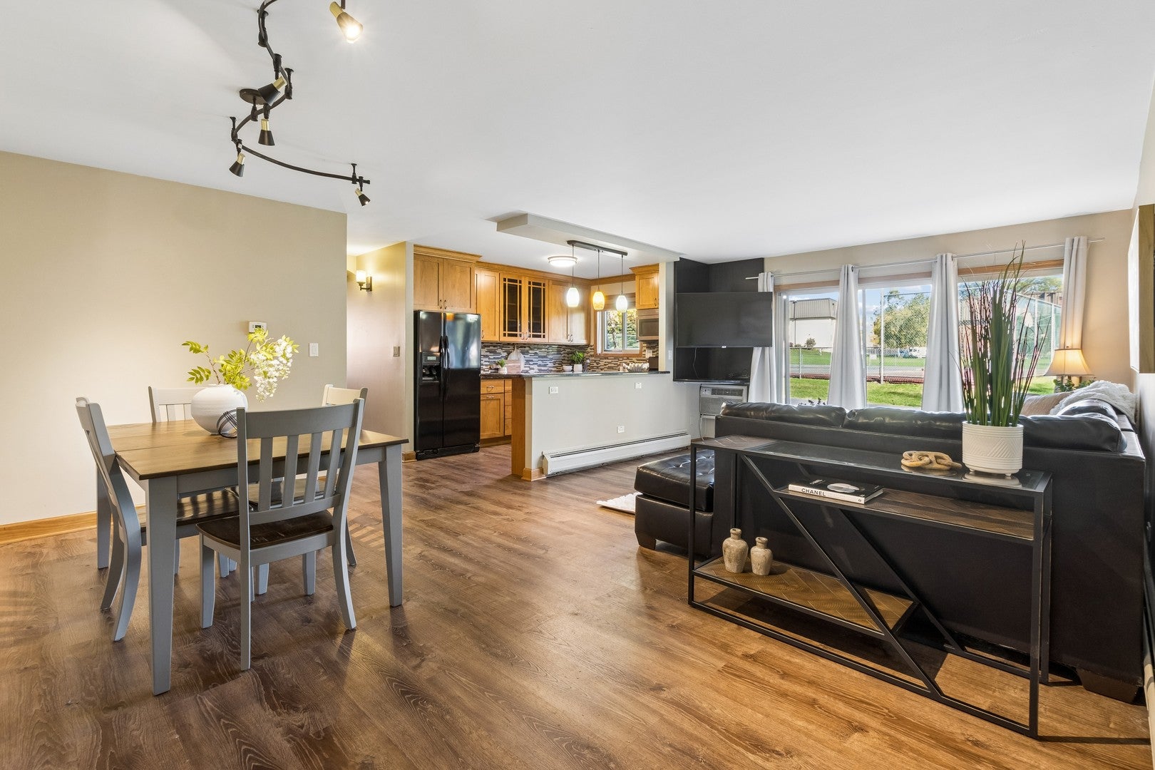 572 FAIRWAY VIEW Drive 1B