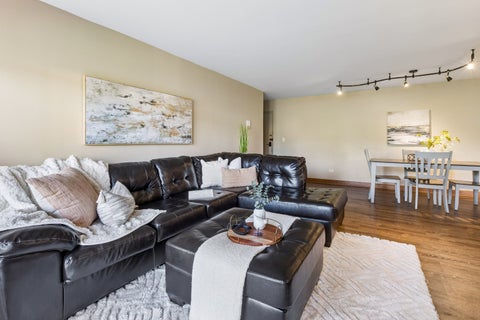 Tiny photo for 572 FAIRWAY VIEW Drive #1B, Wheeling, IL 60090 (MLS # 12776921)
