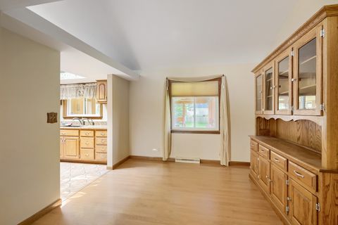 Tiny photo for 104 Sharon Lane, North Aurora, IL 60542 (MLS # 12592170)