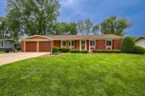 Photo of 104 Sharon Lane, North Aurora, IL 60542 (MLS # 12592170)