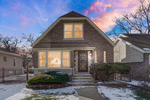Tiny photo for 9806 S Charles Street, Chicago, IL 60643 (MLS # 12555754)